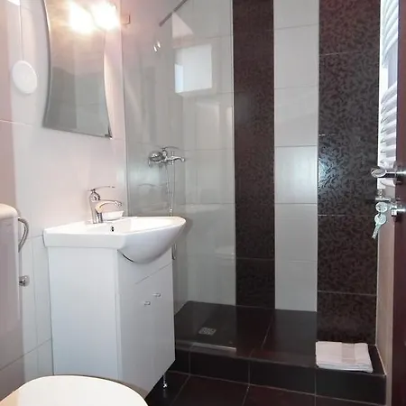 בית הארחה Queen Mary 3*
