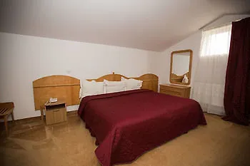 Queen Mary 3* קונסטנצה