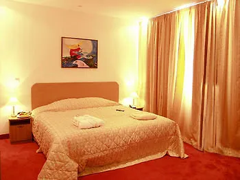 Queen Mary 3* קונסטנצה