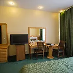 Queen Mary 3*
