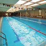 Queen Mary 招待所 3*